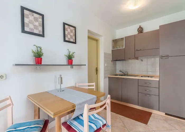 Pensionat Franjo Tiha Luna 3*